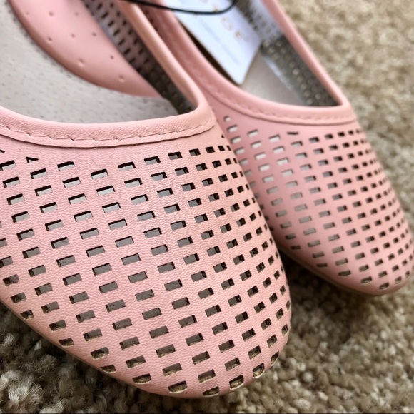 Women’s Leather Insole Perforated Flats - Picture 2 of 5